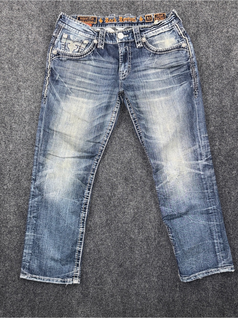 Rock Revival Elijah Men’s 33 Relaxed Tapered Jeans Blue Fleur De Lis Embroidered
